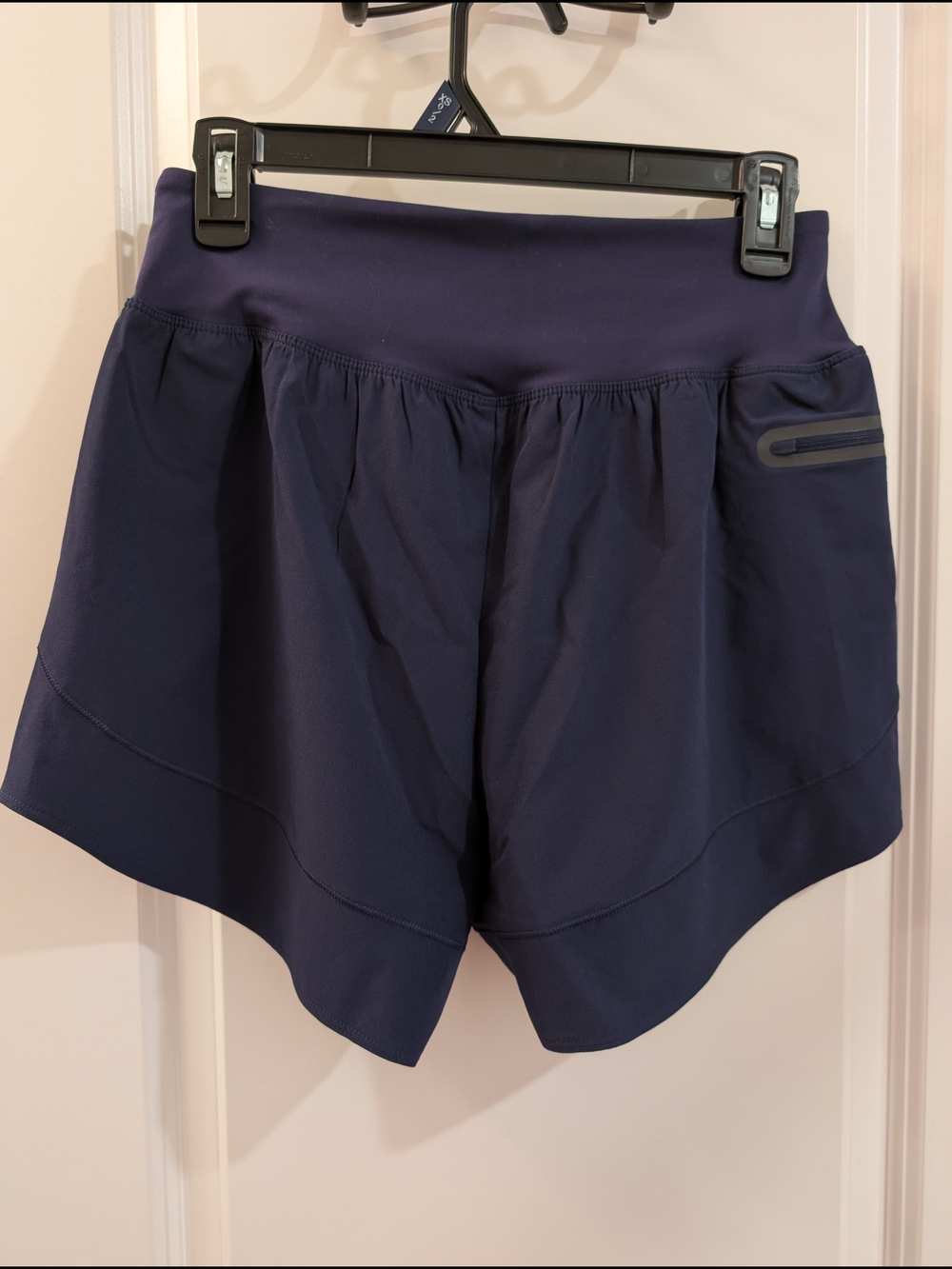 NWT Women's Under Armour Navy Athletic Shorts (Unlined) - Picture 4 of 10